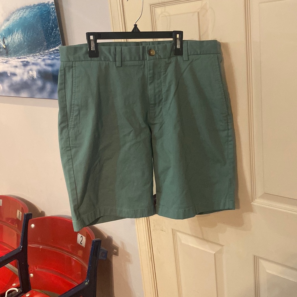 Brand New mens vineyard vines shorts